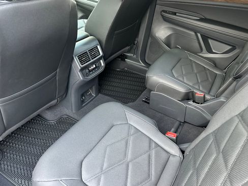 New 2026 Volkswagen Atlas SE image 11