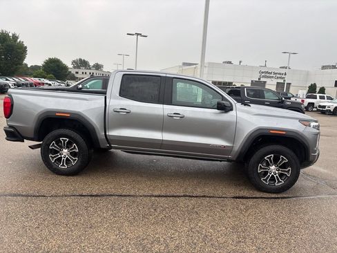 Used 2025 GMC Canyon AT4 AWD/4WD image 4