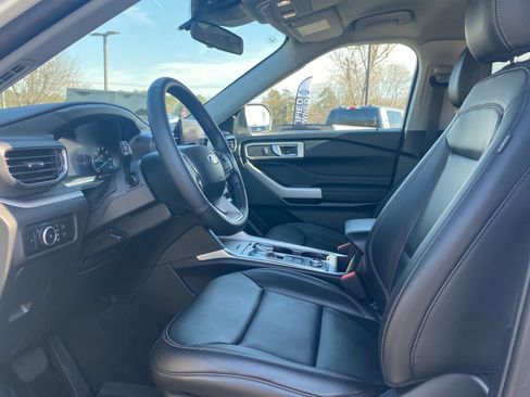 Certified 2023 Ford Explorer XLT w/ Equipment Group 202A AWD/4WD image 13