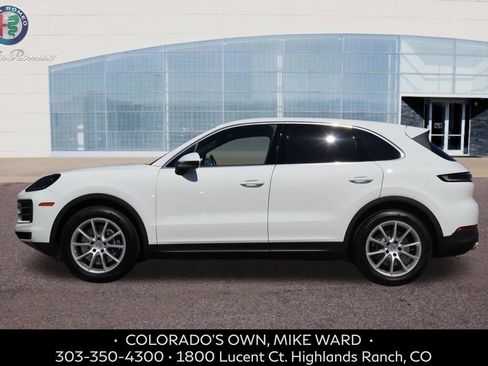 Used 2024 Porsche Cayenne image 2