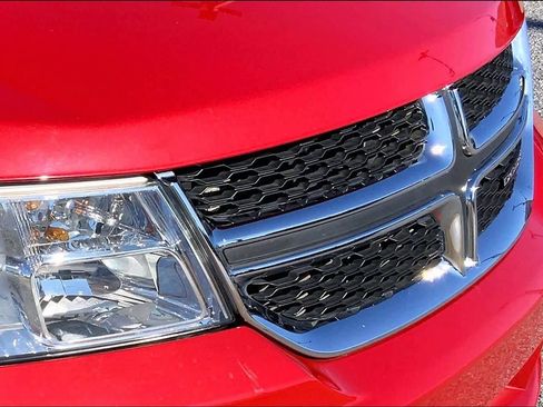 Used 2018 Dodge Journey SE image 28