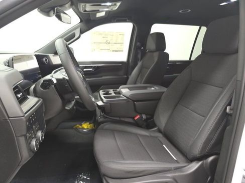 New 2026 Chevrolet Suburban LS image 21