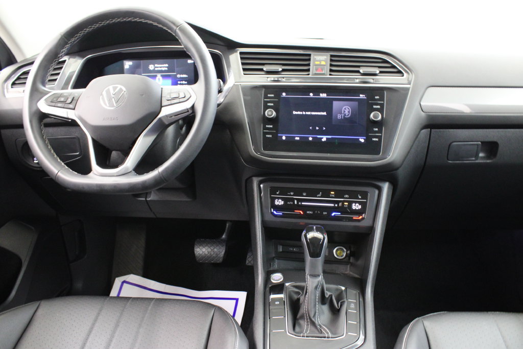 Certified 2022 Volkswagen Tiguan SE FWD image 9