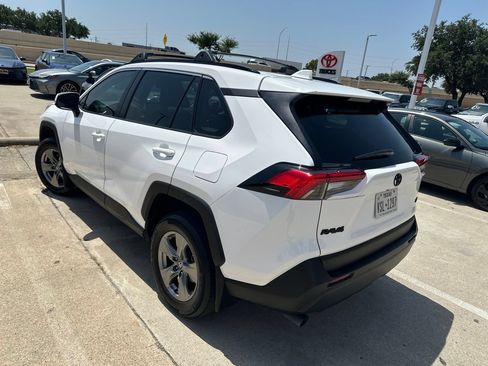 Used 2024 Toyota RAV4 XLE w/ Convenience Package FWD image 3