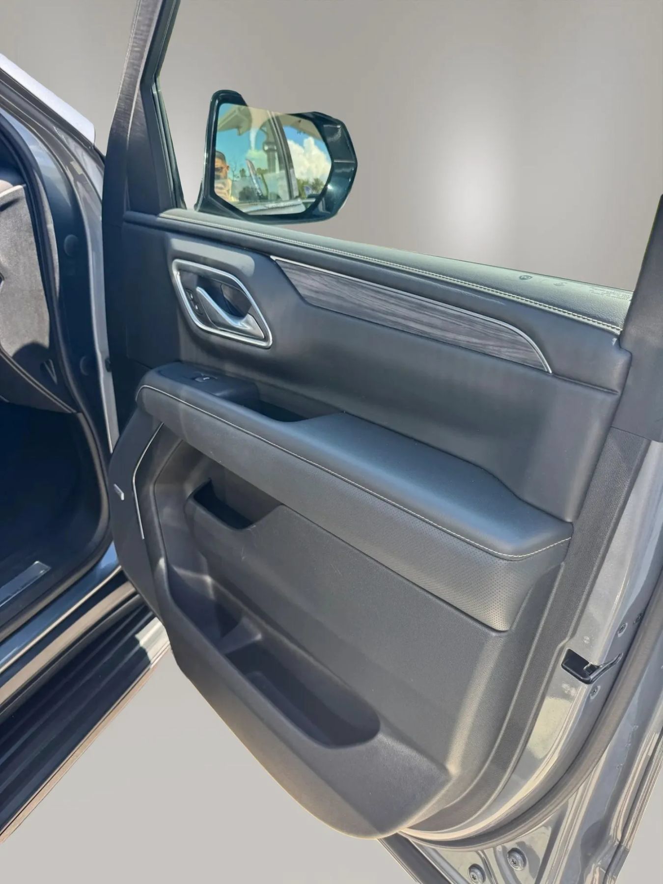 Used 2022 GMC Yukon SLT w/ SLT Premium Package AWD/4WD image 28