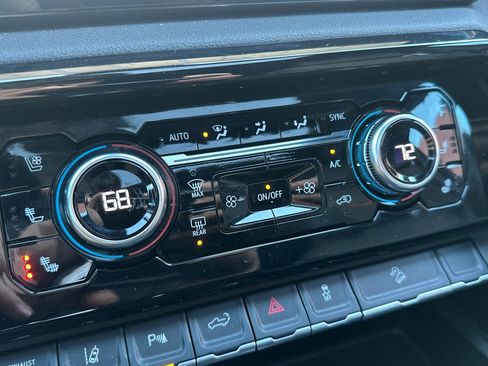 Used 2025 GMC Sierra 2500 AT4 w/ AT4 Premium Plus Package image 27