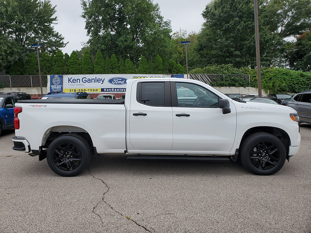 Used 2023 Chevrolet Silverado 1500 Custom AWD/4WD image 4