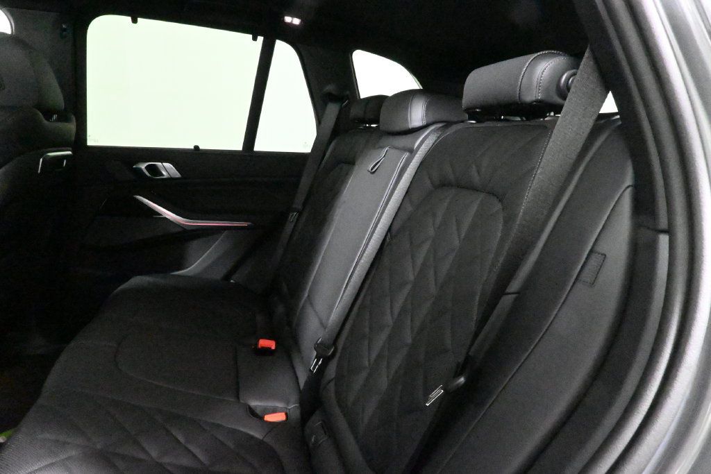 Used 2026 BMW X5 xDrive50e w/ M Sport Package AWD/4WD image 4