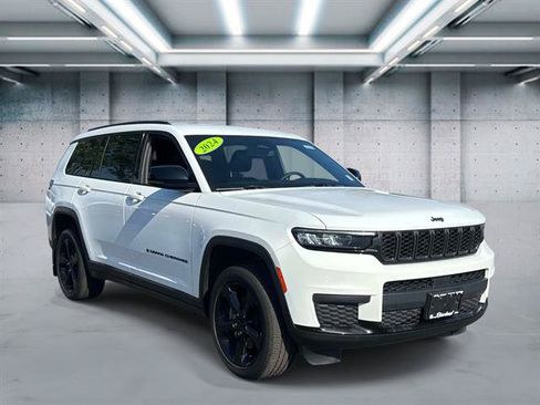 Used 2024 Jeep Grand Cherokee L Laredo AWD/4WD image 4