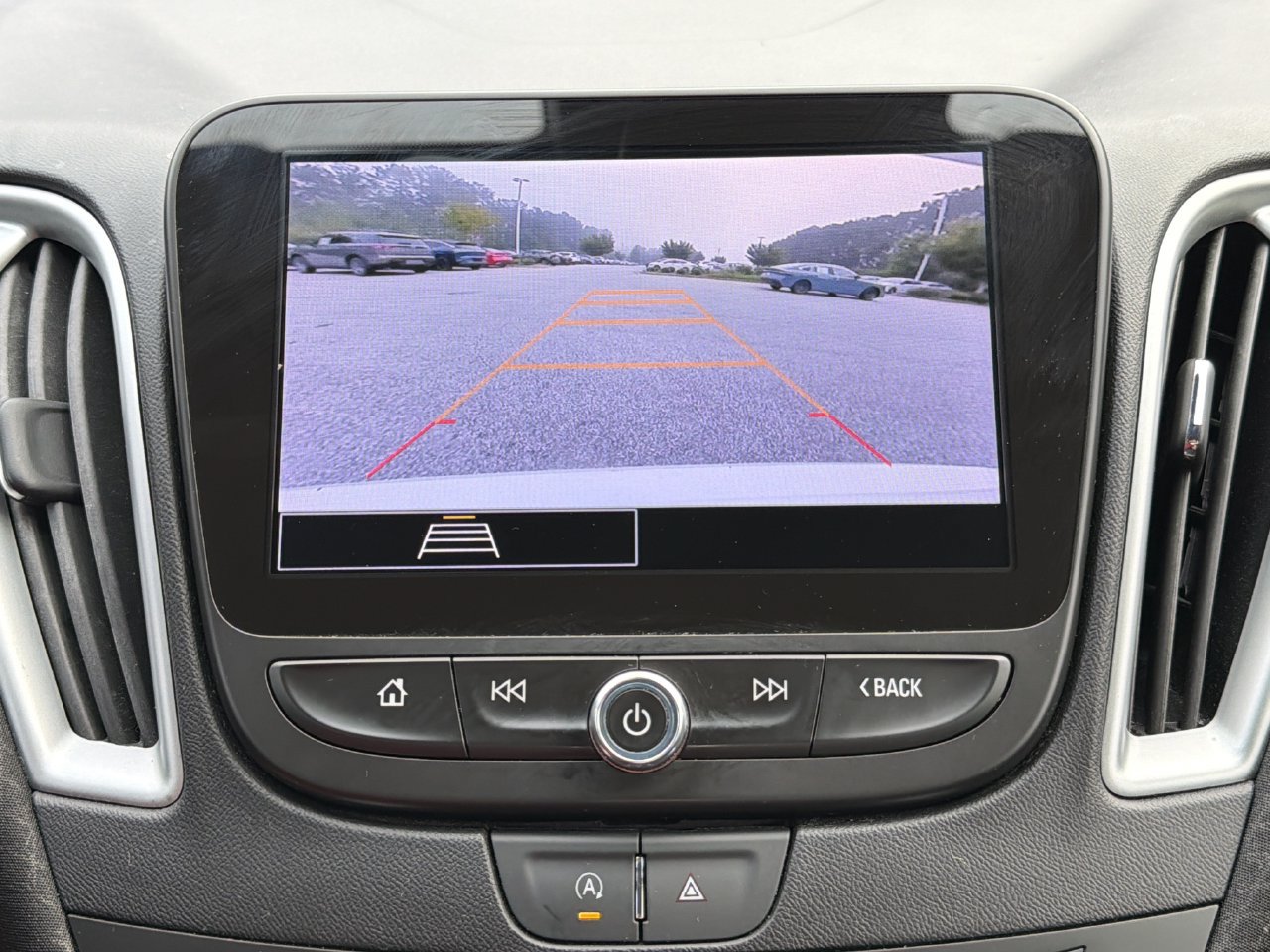 Used 2024 Chevrolet Malibu LT FWD image 3