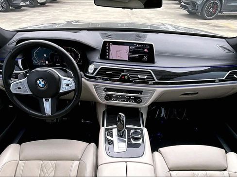 Used 2022 BMW 740i w/ M Sport Package image 14