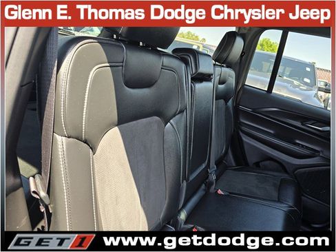 Certified 2025 Jeep Grand Cherokee Altitude AWD/4WD image 28