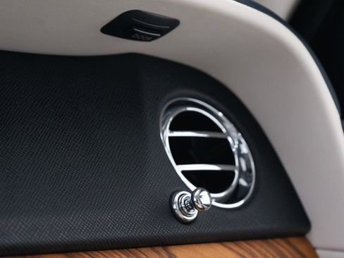 Certified 2020 Rolls-Royce Cullinan image 49