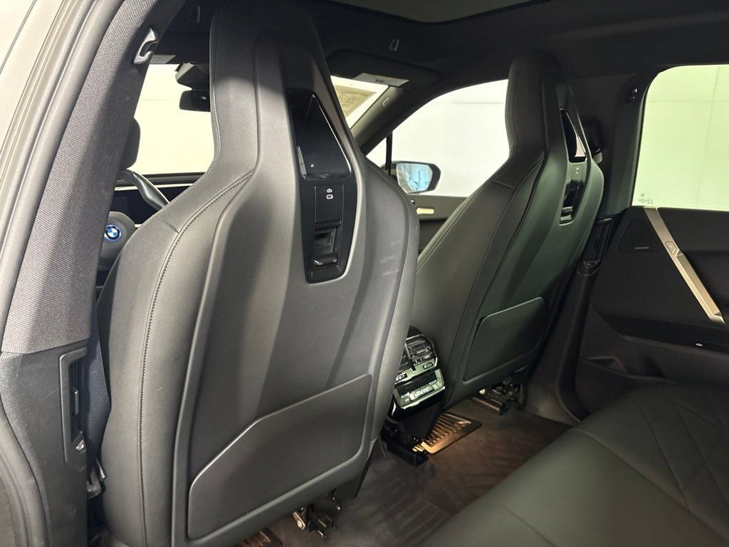 Certified 2024 BMW iX xDrive50 w/ Sport Package AWD/4WD image 30