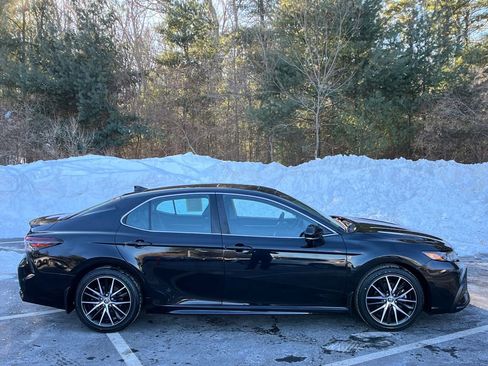 Used 2023 Toyota Camry SE image 6