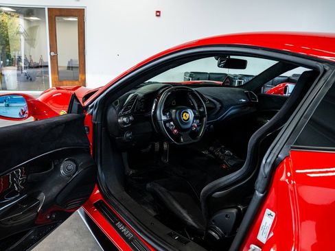 Used 2020 Ferrari 488 Pista Coupe image 38