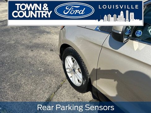 Used 2018 Ford Edge SEL FWD image 7