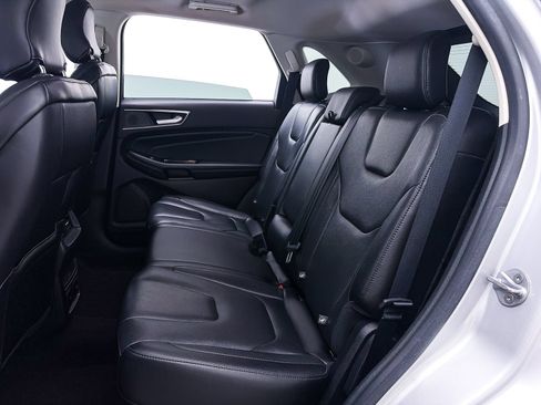 Used 2019 Ford Edge Titanium FWD image 37