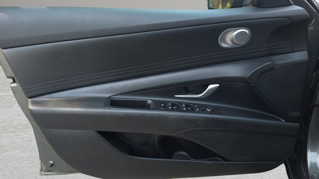 Used 2024 Hyundai Elantra SEL FWD image 15