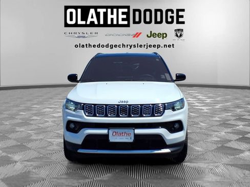 Certified 2025 Jeep Compass Limited AWD/4WD image 32