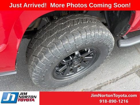Used 2023 Toyota Tacoma SR AWD/4WD image 9