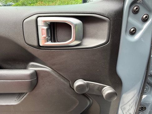 Used 2024 Jeep Wrangler Unlimited Sport AWD/4WD image 12