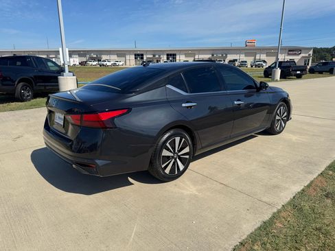 Used 2019 Nissan Altima 2.5 SL FWD image 8