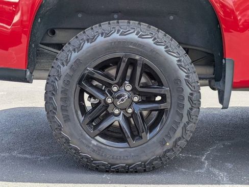 Used 2019 Chevrolet Silverado 1500 LT Trail Boss AWD/4WD image 11
