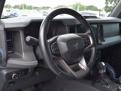 Used 2024 Ford Bronco Black Diamond AWD/4WD image 9