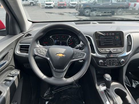 Used 2018 Chevrolet Equinox LT w/ Sun & Infotainment Package AWD/4WD image 16