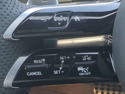 New 2025 Mercedes-Benz GLC 350e 4MATIC image 13