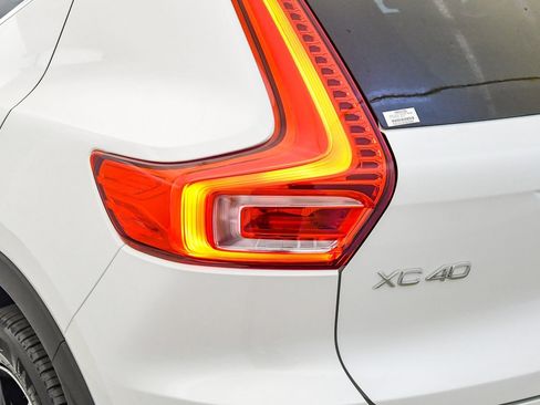 Certified 2025 Volvo XC40 B5 Core w/ Protection Package Premier image 13