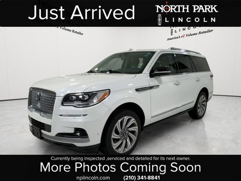 Used 2024 Lincoln Navigator Premiere AWD/4WD image 1