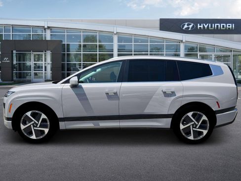 New 2026 Hyundai Ioniq 9 Calligraphy image 3