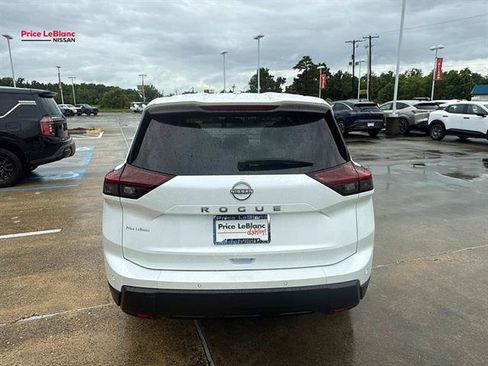 Used 2025 Nissan Rogue SV FWD image 6