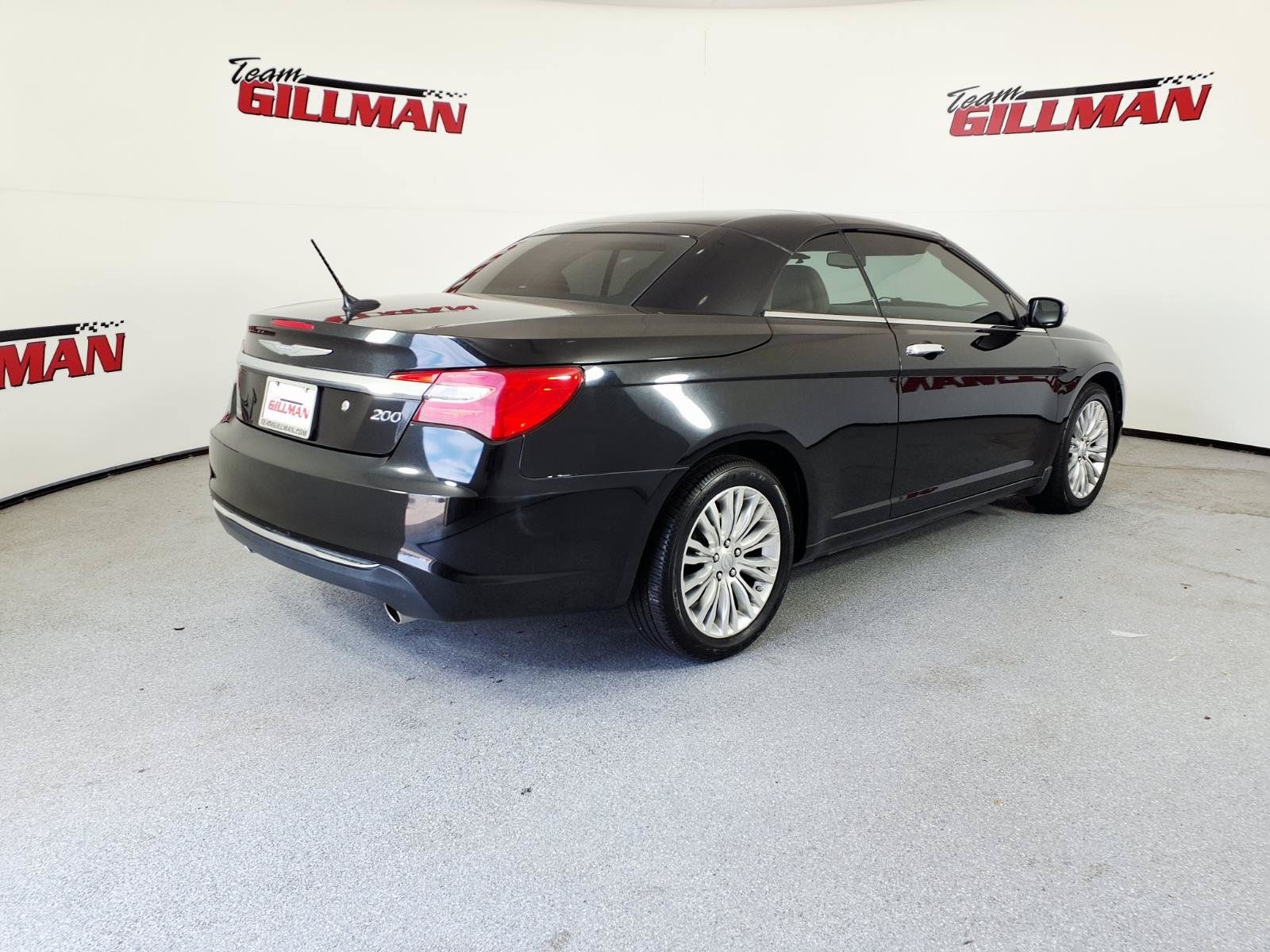Used 2011 Chrysler 200 Limited FWD image 6