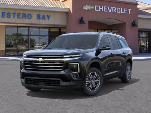 New 2026 Chevrolet Traverse LT w/ LPO, Floor Liner Package FWD image 6