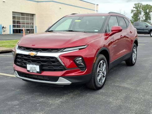 Used 2023 Chevrolet Blazer LT w/ Convenience Package AWD/4WD image 2