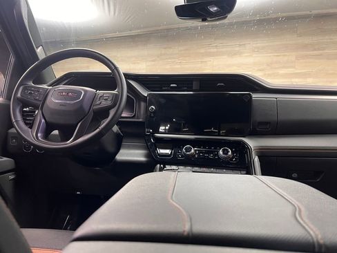 Used 2025 GMC Sierra 1500 AT4 w/ Technology Package AWD/4WD image 2