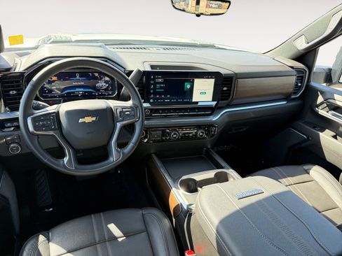 Used 2024 Chevrolet Silverado 3500 High Country w/ High Country Premium Package image 15