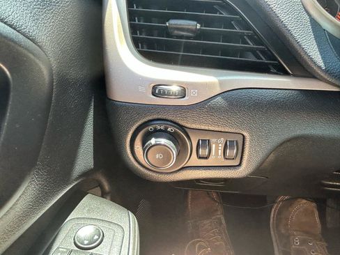 Used 2014 Jeep Cherokee Latitude FWD image 28