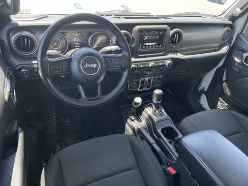 Used 2022 Jeep Gladiator Sport AWD/4WD image 9
