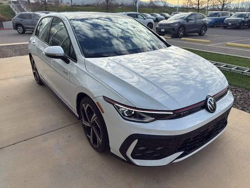 New 2026 Volkswagen GTI SE image 3