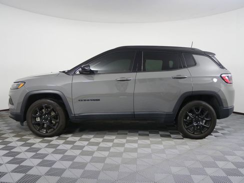 Used 2024 Jeep Compass Latitude w/ Convenience Group image 6