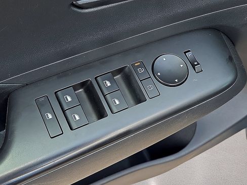 Used 2025 Hyundai Kona SEL FWD image 21