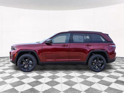 New 2025 Jeep Grand Cherokee Limited w/ Black Appearance Package image 8