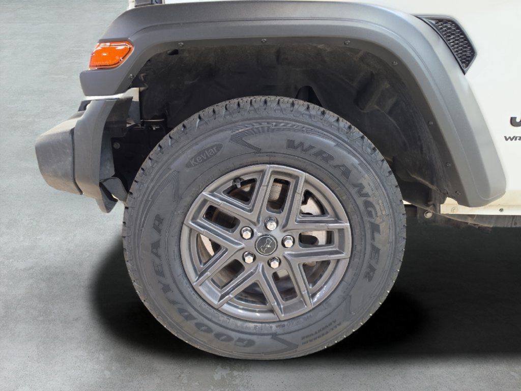 Used 2024 Jeep Wrangler Unlimited Sport AWD/4WD image 27