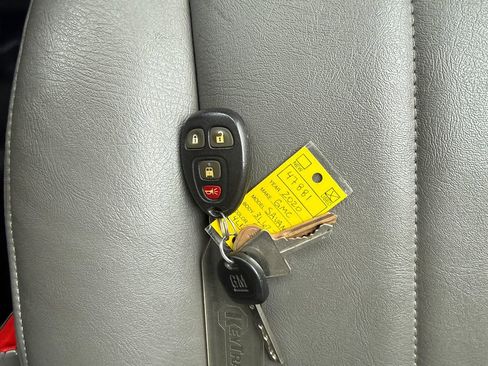 Used 2020 GMC Savana 3500 w/ Driver Convenience Package image 28