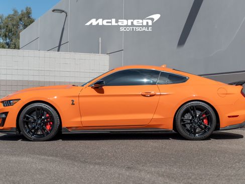Used 2021 Ford Mustang Shelby GT500 w/ Technology Package RWD image 4
