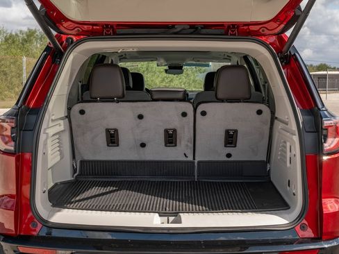 Used 2024 GMC Acadia Denali w/ Super Cruise Package image 27